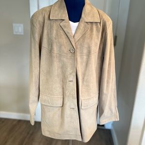 New cream suede button front women’s coat size large